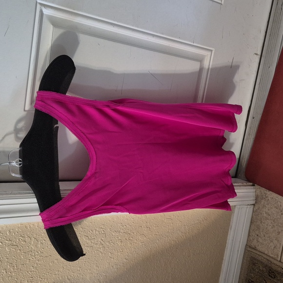 Brand new with tags fuchsia Theory scoop tank top. - Picture 2 of 4